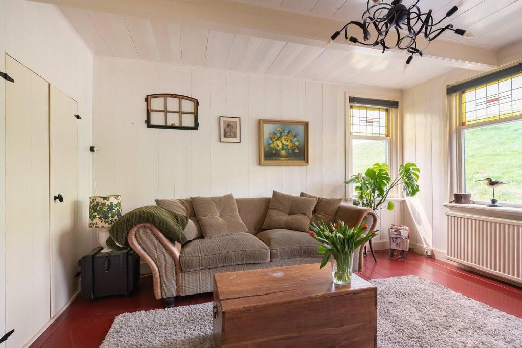 Private Characteristic farmhouse near the lake photo 4