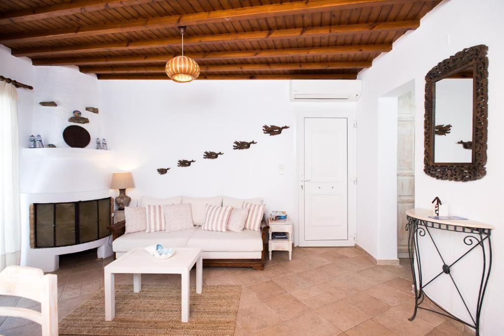 Escape to Mykonos - Entire place by Ornos beach photo 4