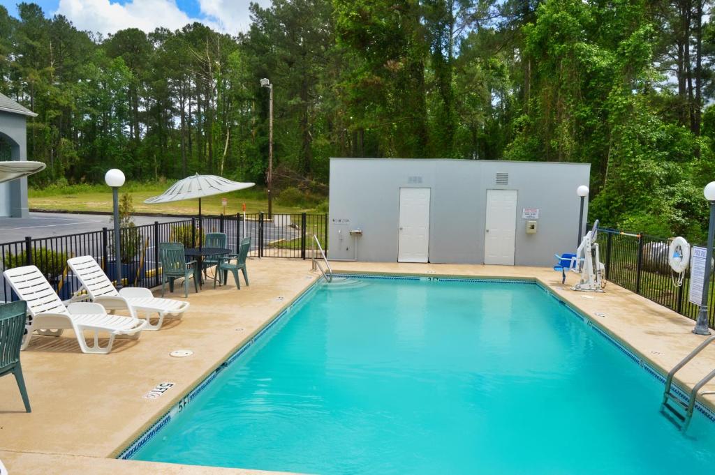 Days Inn by Wyndham Hardeeville Near Hilton Head photo 3