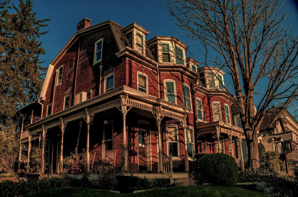 Brickhouse Inn image