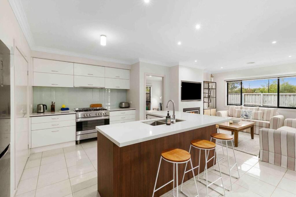 Corymbia Barwon Heads Modern Family Getaway! photo 1
