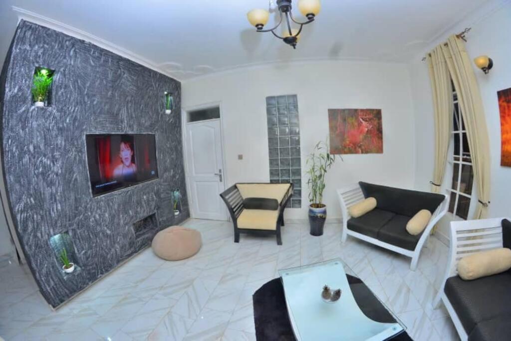 Cheerful 3-Bedroom Home in a Family Setting photo 4