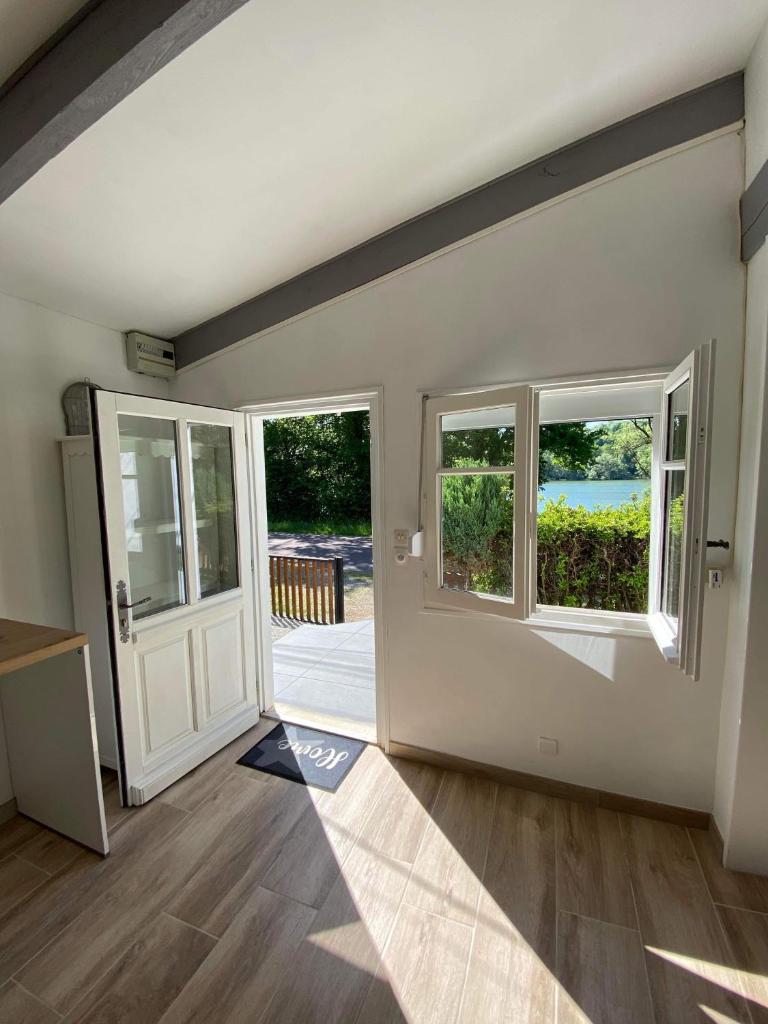 Maison bord de lac de charmes photo 3