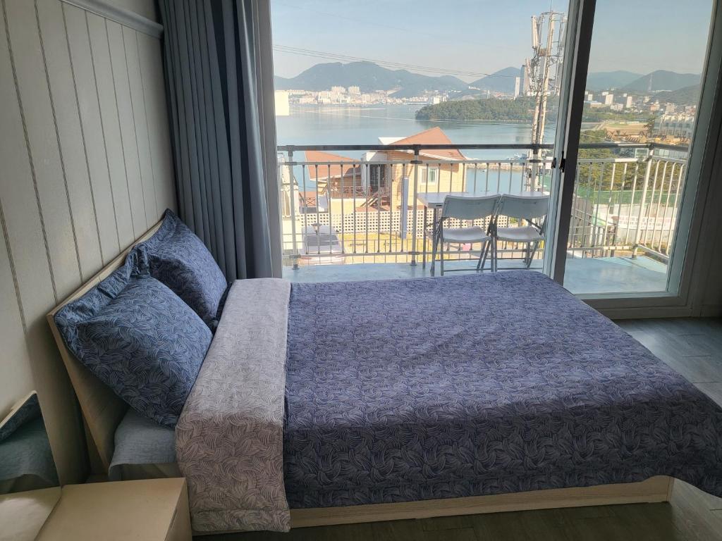 Yeosu Blooming Pension photo 2