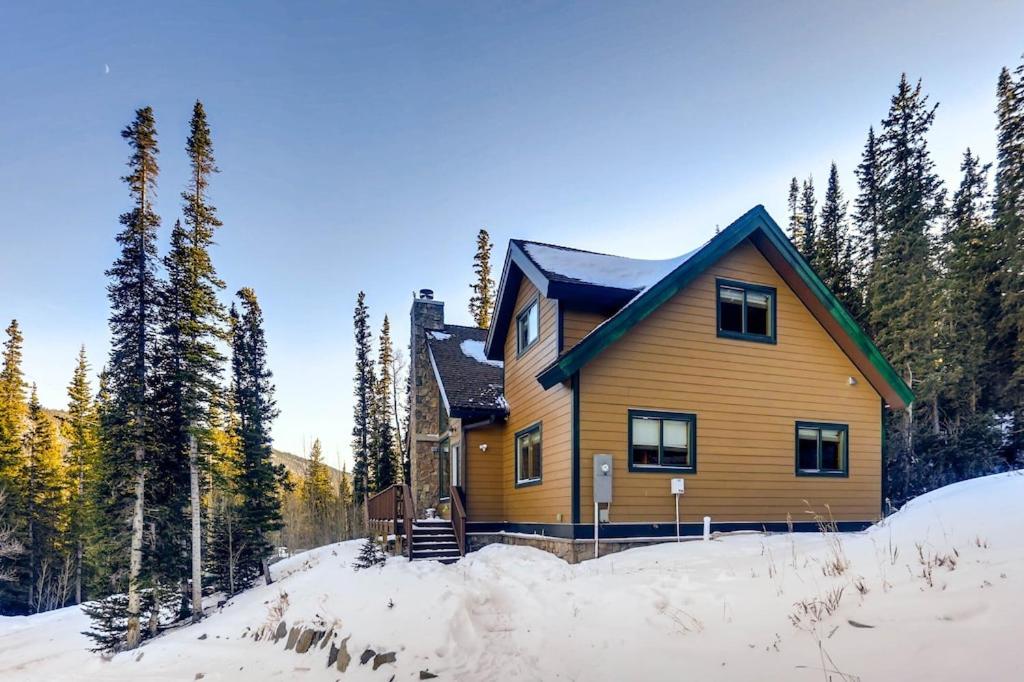 Gorgeous Mountain Cabin with Expansive Glass - Willow Creek photo 1