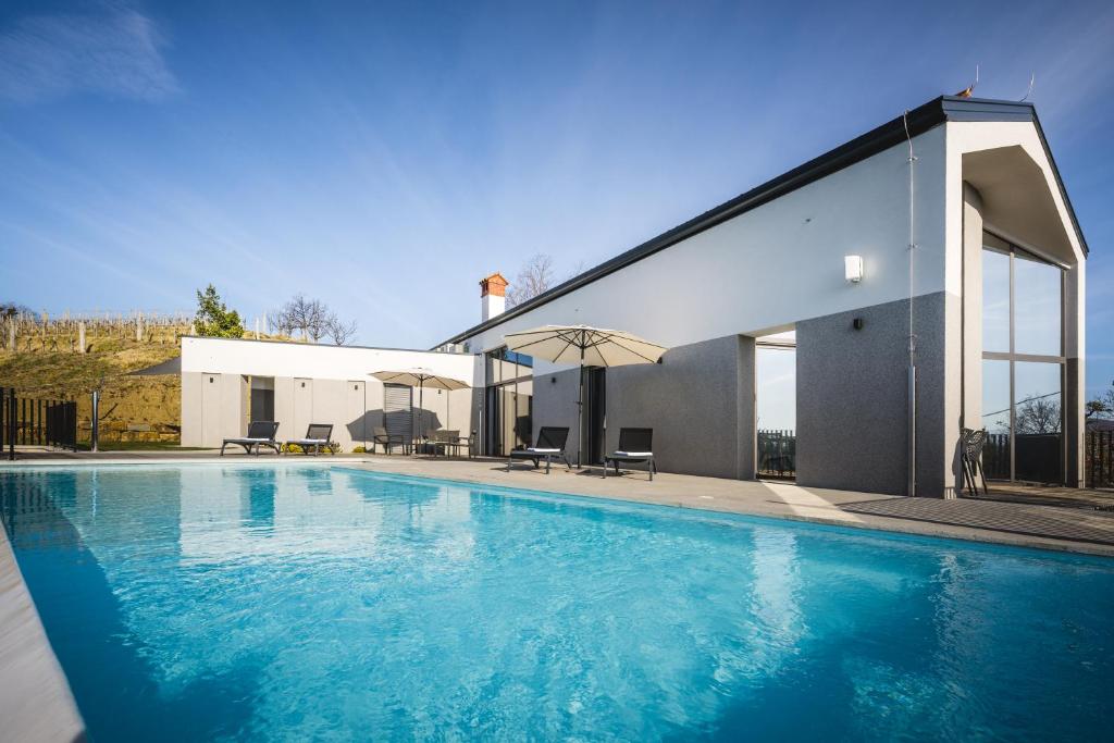 Larya House photo 4