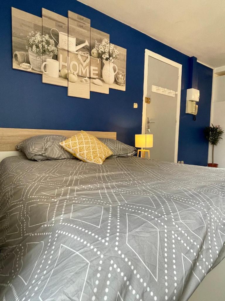 Moissac Centre appartement indépendant calme cour Intérieure pour vélo 30m2 photo 1