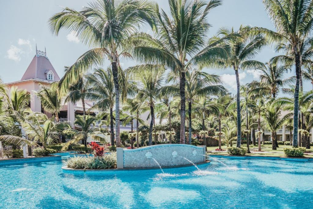 Sugar Beach Mauritius - Tap to explore photos