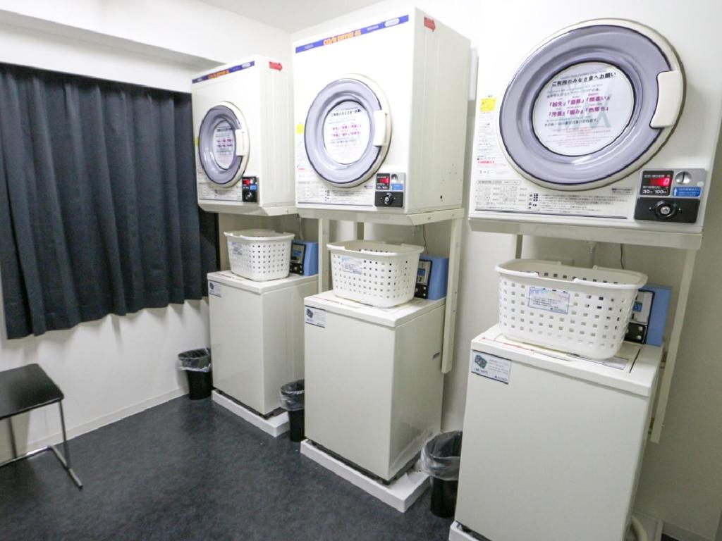 HOTEL LiVEMAX Mikawaanjo Ekimae photo 2