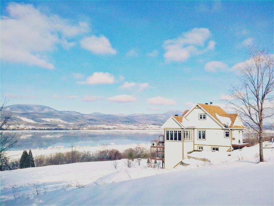 La Maison Laurentienne, Vue sur le fleuve ,Spa et Sauna photo 2