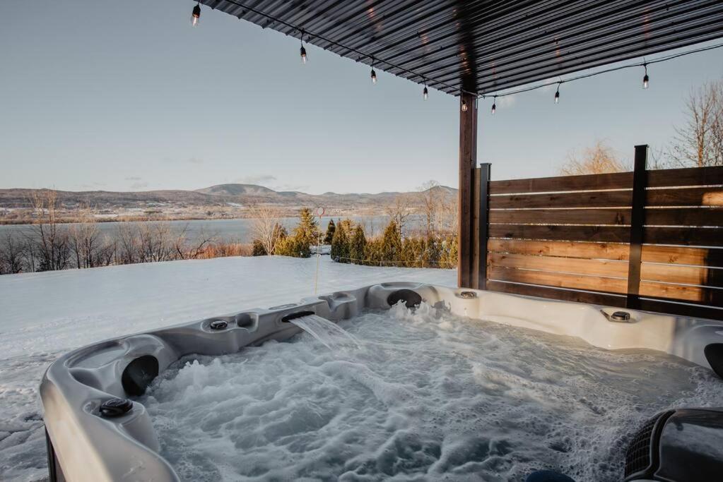 La Maison Laurentienne, Vue sur le fleuve ,Spa et Sauna photo 1