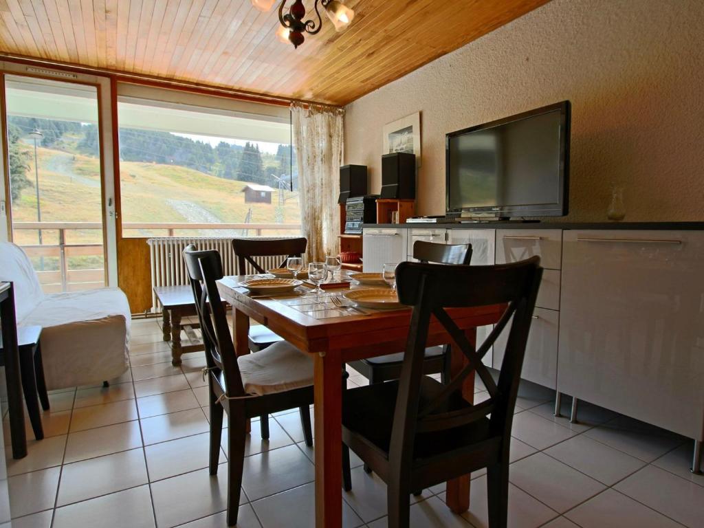 Appartement Chamrousse, 2 pièces, 4 personnes - FR-1-549-69 photo 1