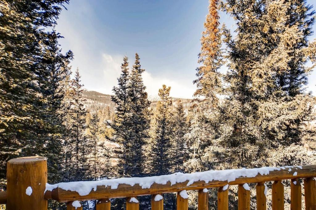 Private Luxury Mountain Retreat with a Private Hot Tub Surrounded by Wildlife - Moose Haven photo 2