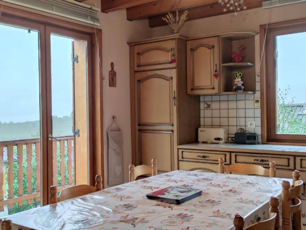 Chalet Albiez-Montrond, 4 pièces, 8 personnes - FR-1-618-10 photo 1
