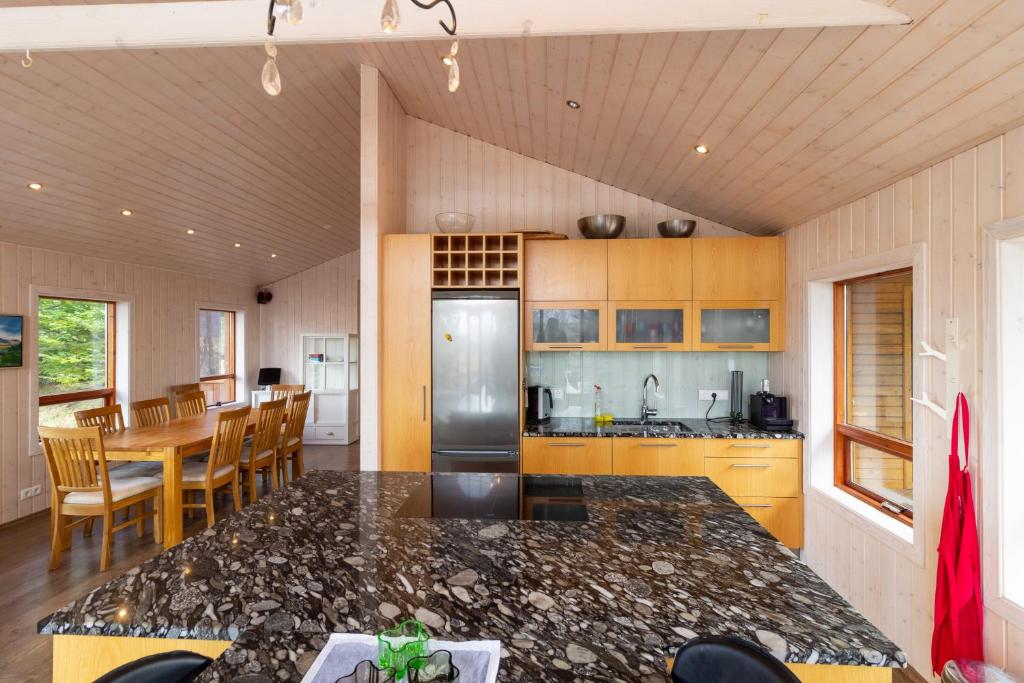 Gorgeous Riverside Lodge in the South of Iceland photo 3
