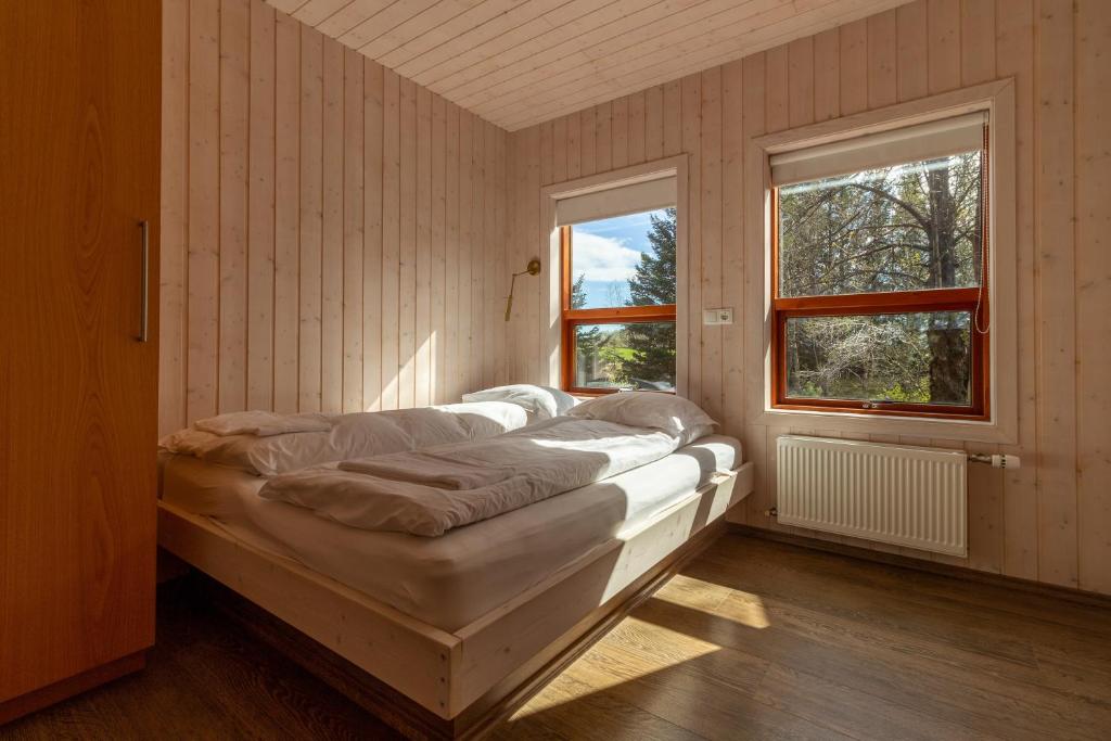Gorgeous Riverside Lodge in the South of Iceland photo 4