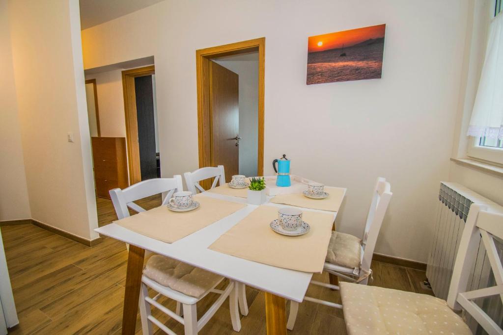 Apartments Ivanica and Mirela photo 4