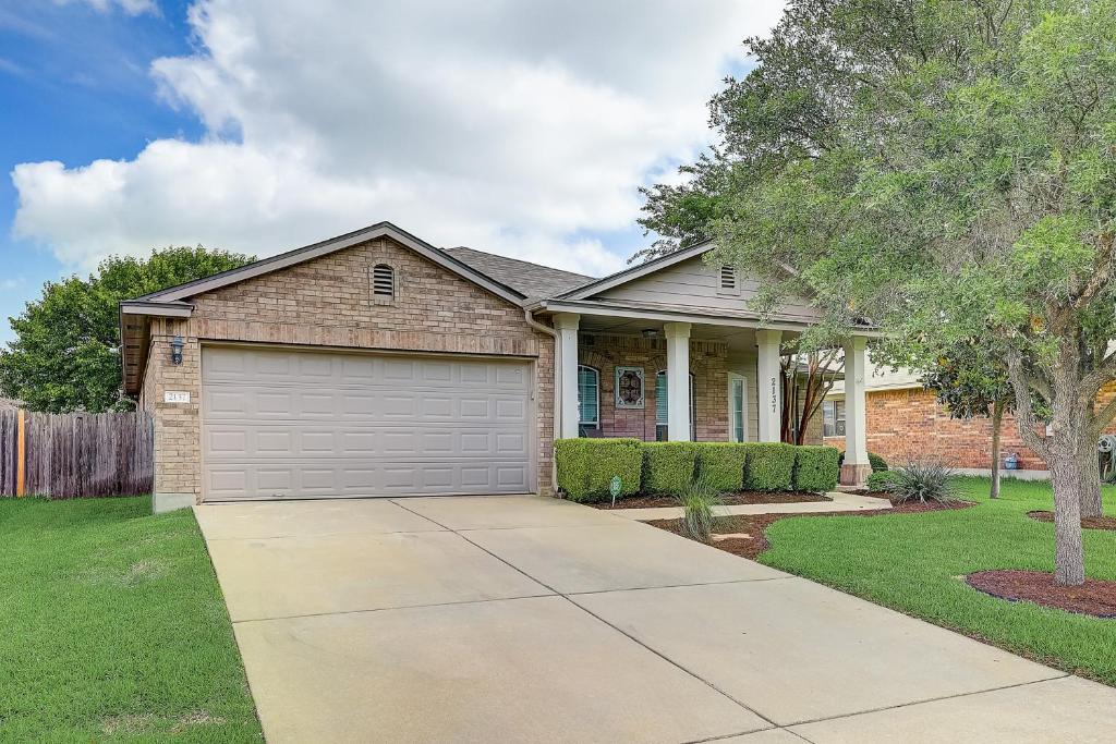 Round Rock Ranch photo 1