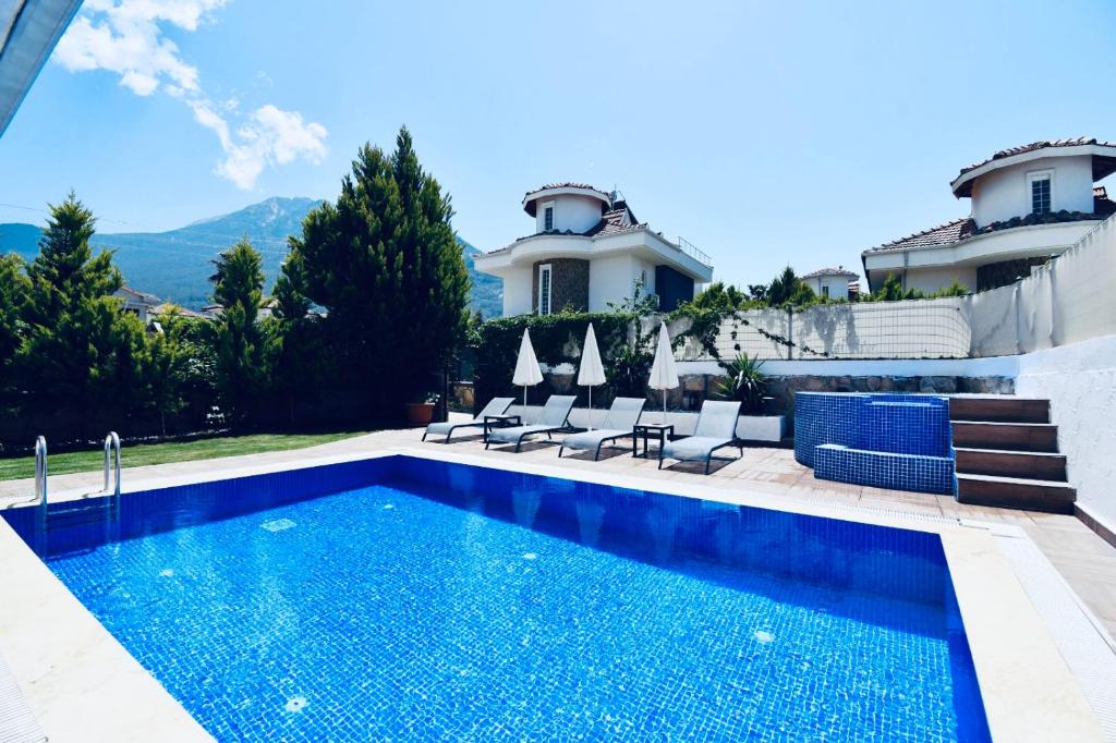 Inviting 3-Bedrooms Villa in ovacik Fethiye Mugla photo 2