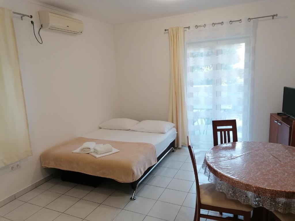 Apartments Dinko photo 3