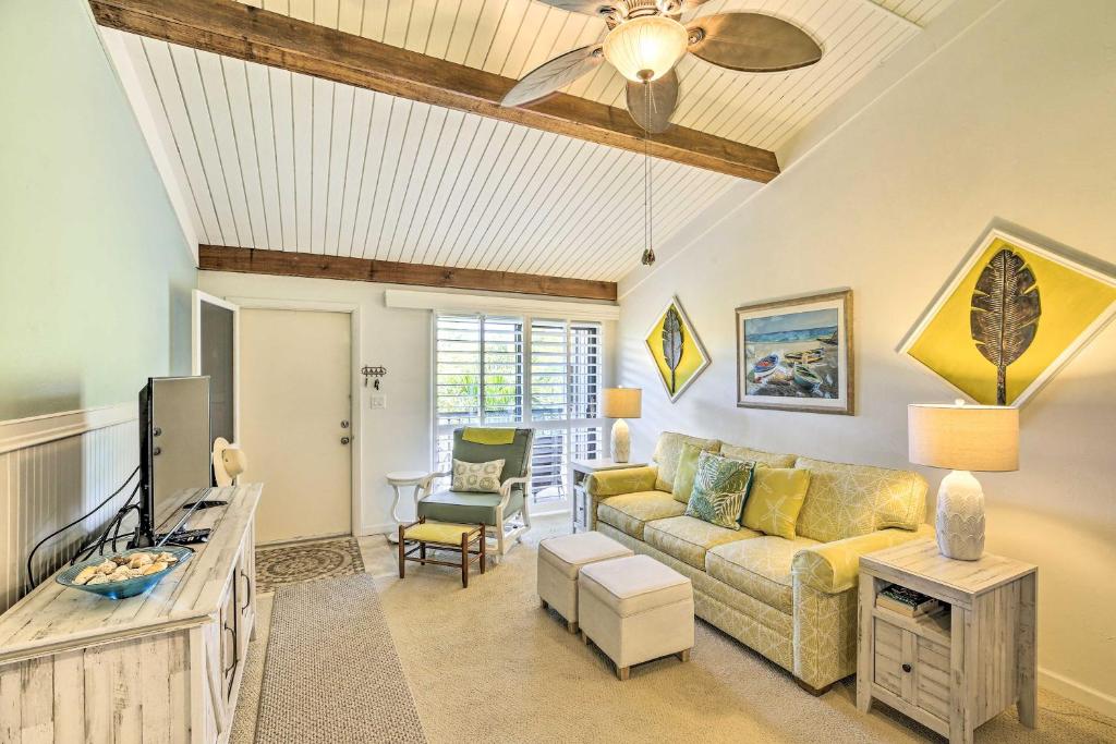 Coastal Condo with Pool Access Less Than 1 Mi to Beach! photo 4
