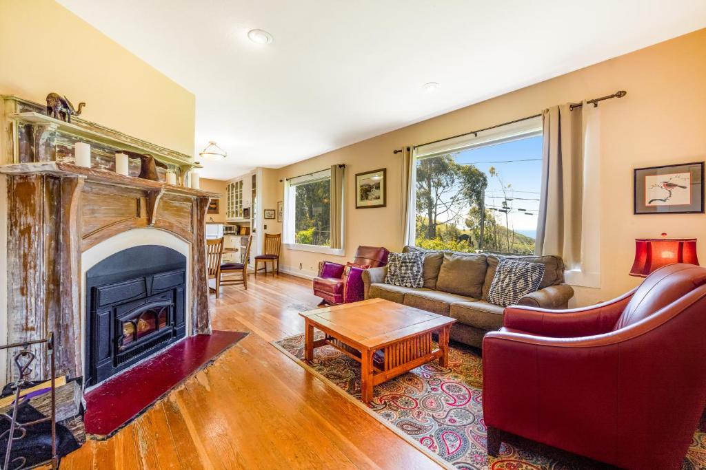 Albion Ocean House photo 1