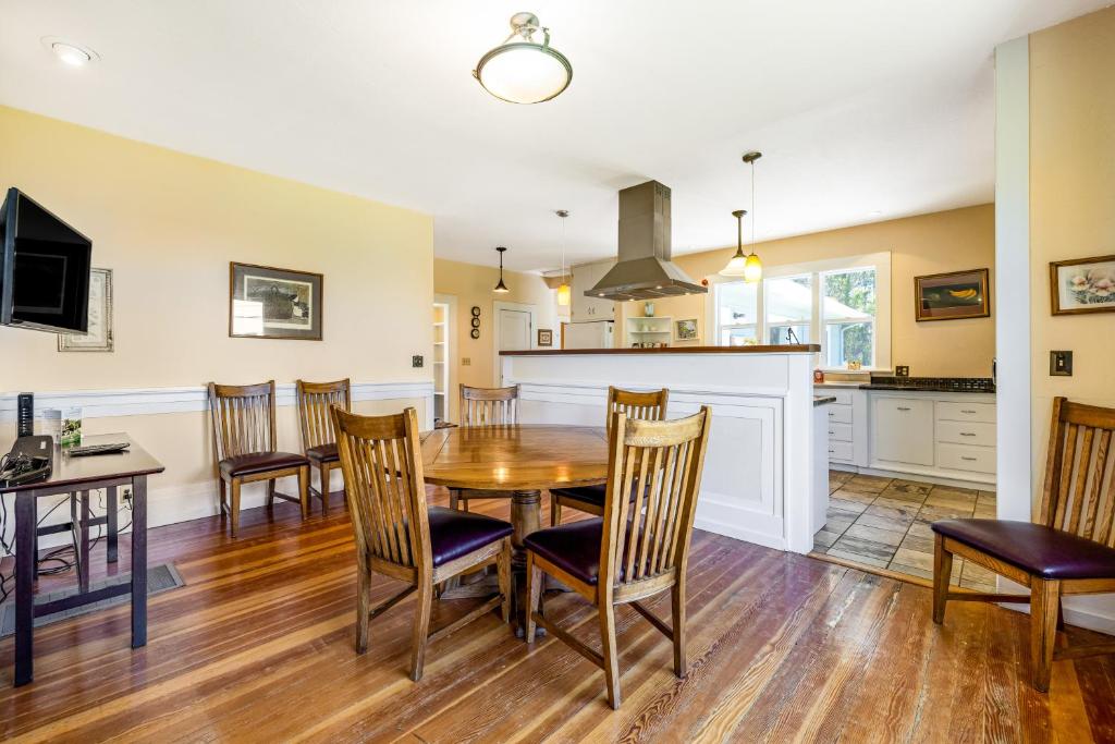 Albion Ocean House photo 4