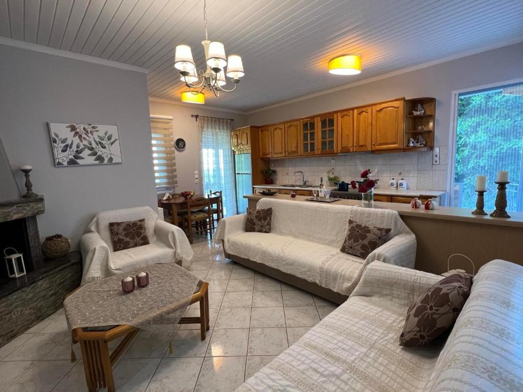 Gazena House photo 1