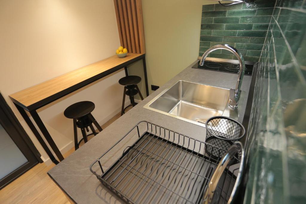 Bonanza Apartments photo 3