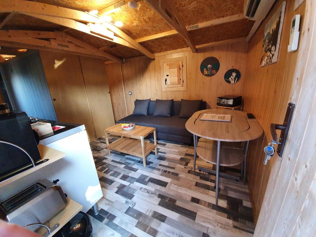 Little house photo 1