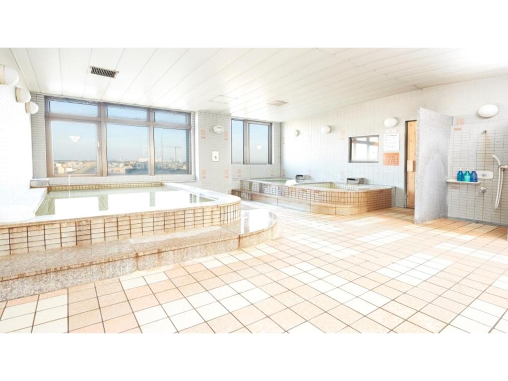 Famy Inn Makuhari - Vacation STAY 16038v photo 2