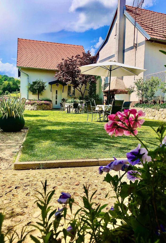 Holiday house Apartments Dajčić