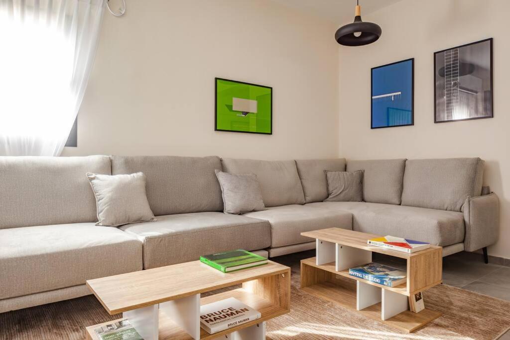 ✦Newly Renovated, Spacious 2BR✦ #BUGRASHOV_LIFE✦ photo 1