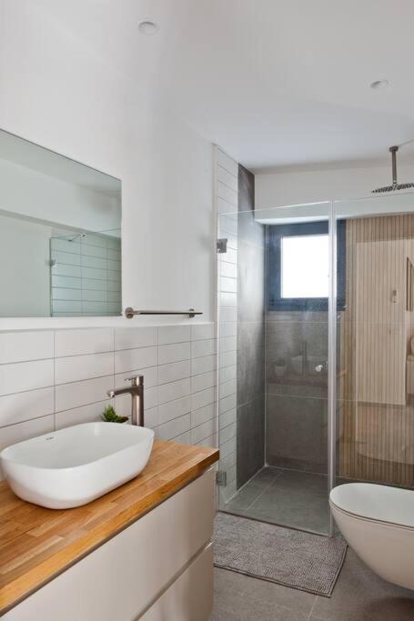 ✦Newly Renovated, Spacious 2BR✦ #BUGRASHOV_LIFE✦ photo 4