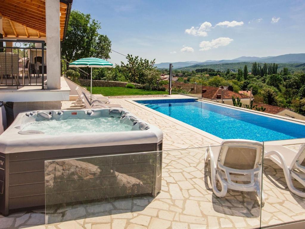 Splendid villa with heated pool, beautiful covered terrace with panoramic view photo 4