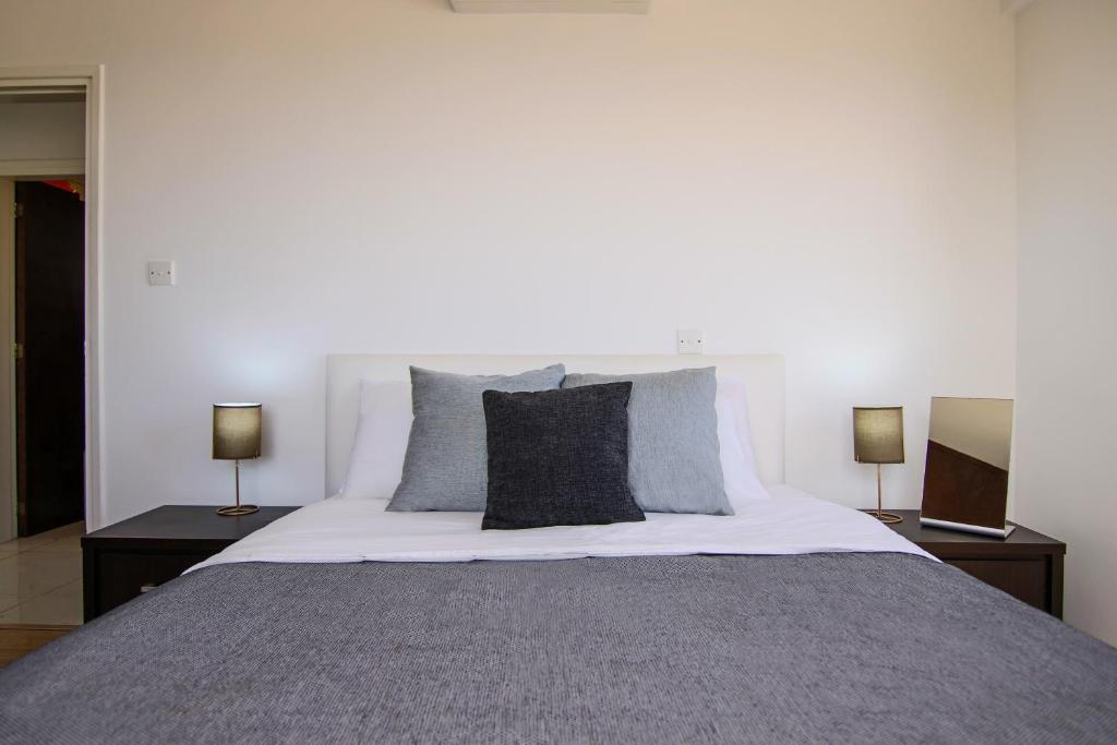 Phaedrus Living Seaside Luxury Flat Pervolia photo 2
