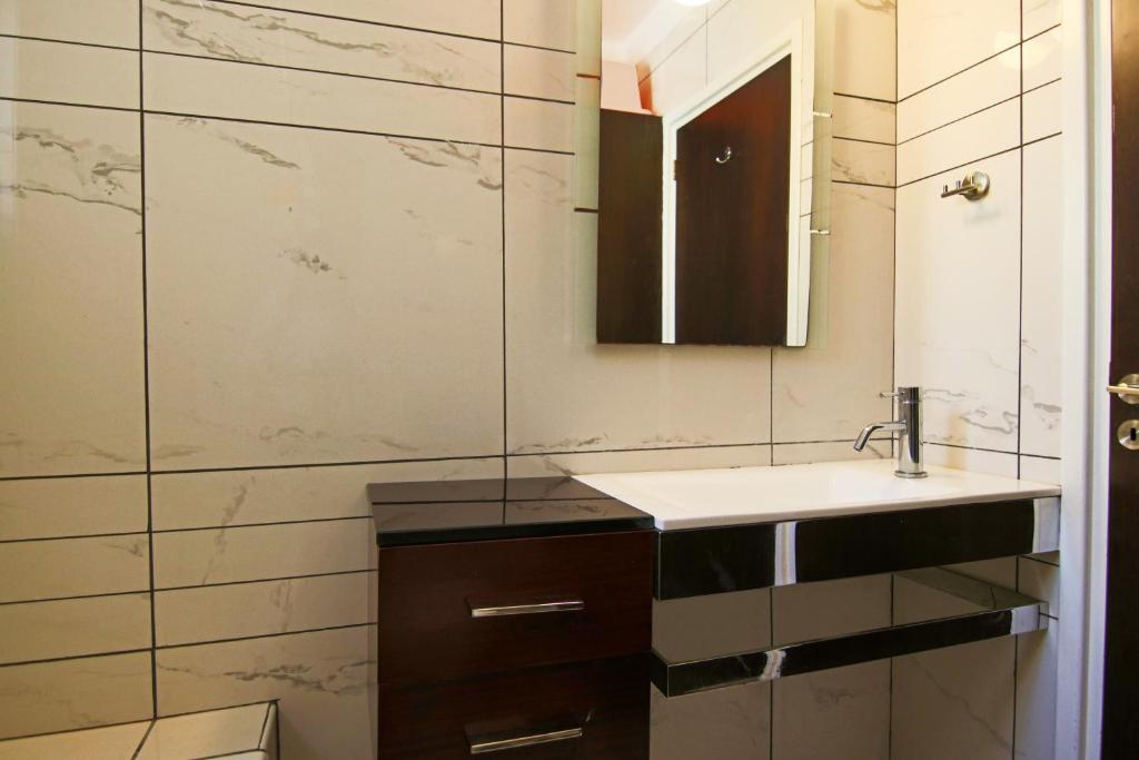 Phaedrus Living Seaside Luxury Flat Pervolia photo 4