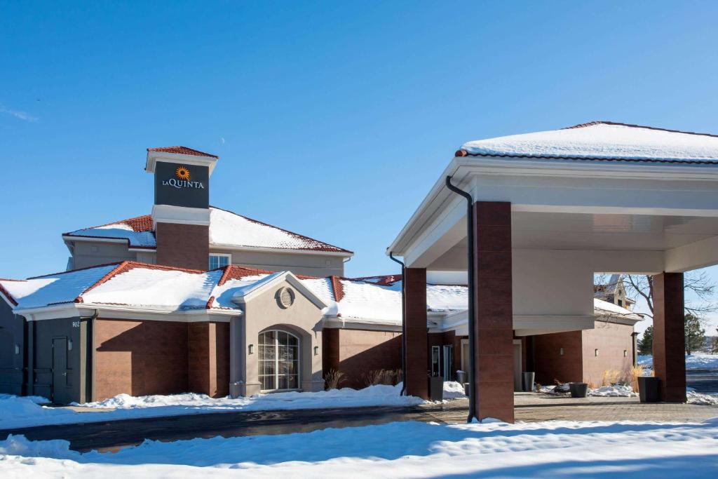 La Quinta Inn & Suites by Wyndham Denver Boulder-Louisville image