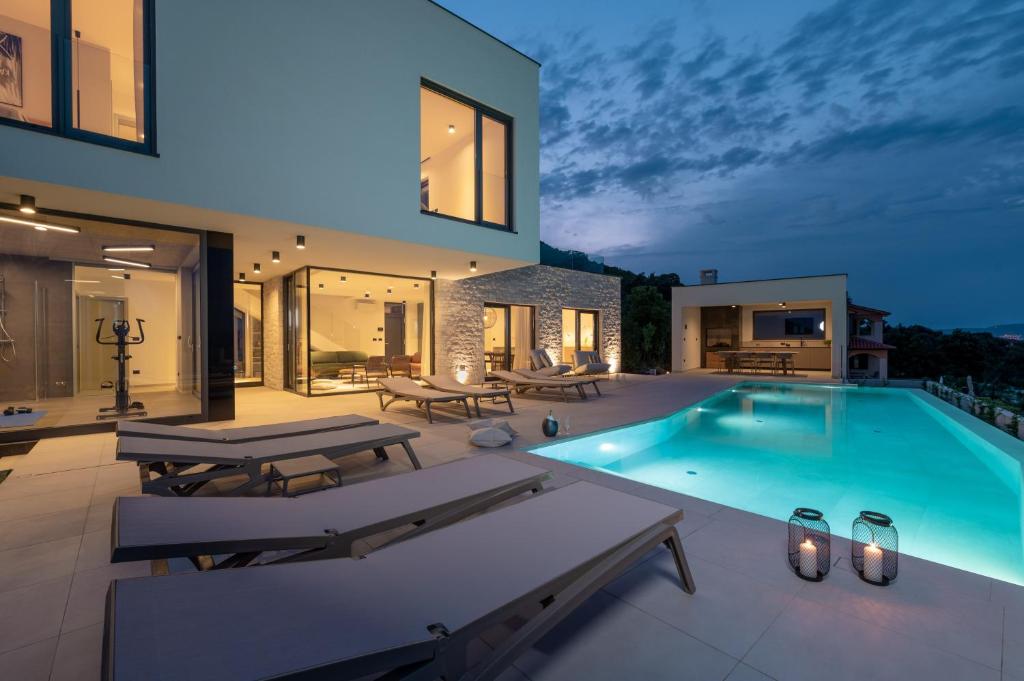 Villa rOvni photo 1