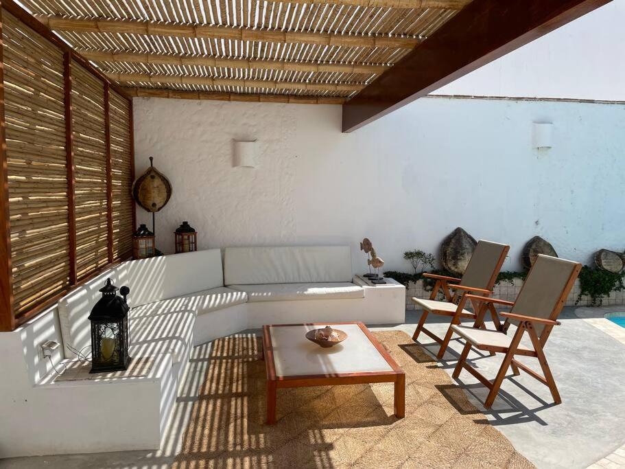Beachfront, 4BR, entire house in Paracas photo 3