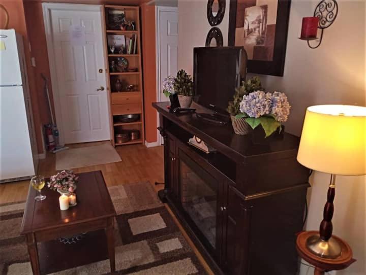 Cozy 2 Bedrooms place in the best area of Oshawa photo 1