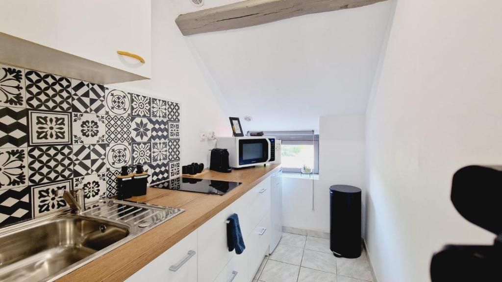 J.Mo Home - Louvroil - Calme - Idéal couple - Déplacement PRO photo 1