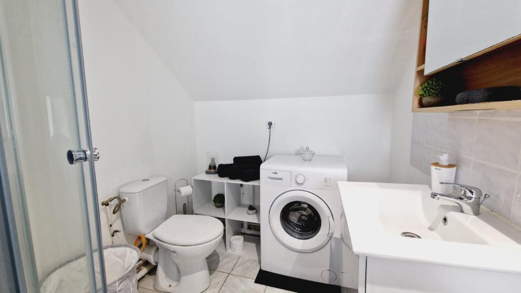 J.Mo Home - Louvroil - Calme - Idéal couple - Déplacement PRO photo 4
