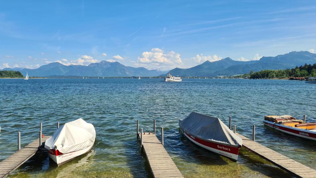 Hotel Schlossblick Chiemsee photo 4