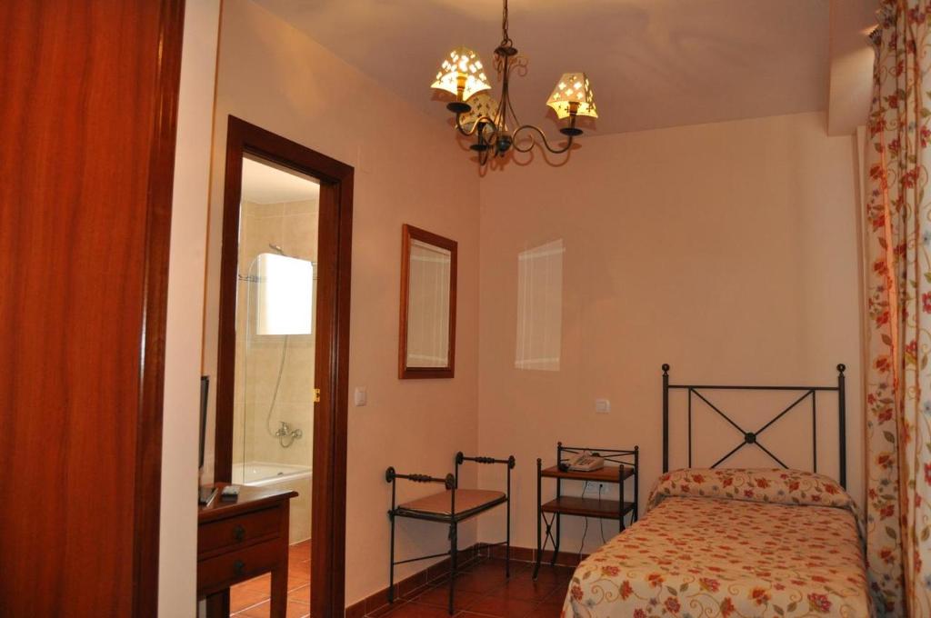 Hotel Alonso de Monroy photo 3