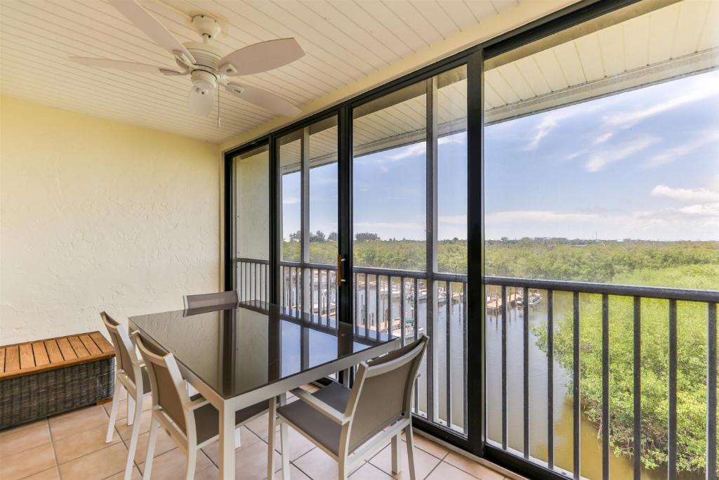 SOUTH SEAS BAYSIDE Villa 5310 image