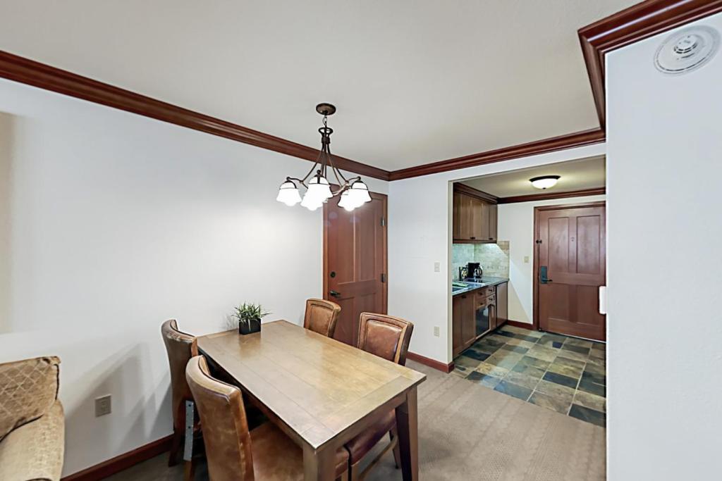 Resort at Squaw Creek's 317 & 319 photo 4