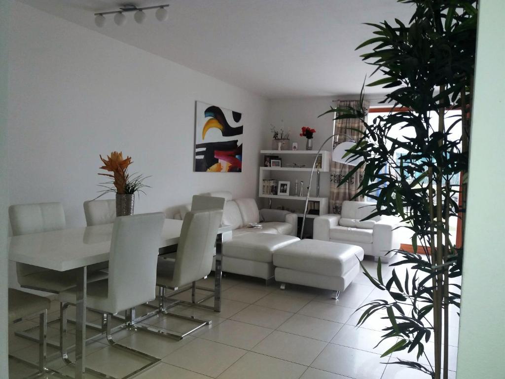 Romanson Garden House photo 2