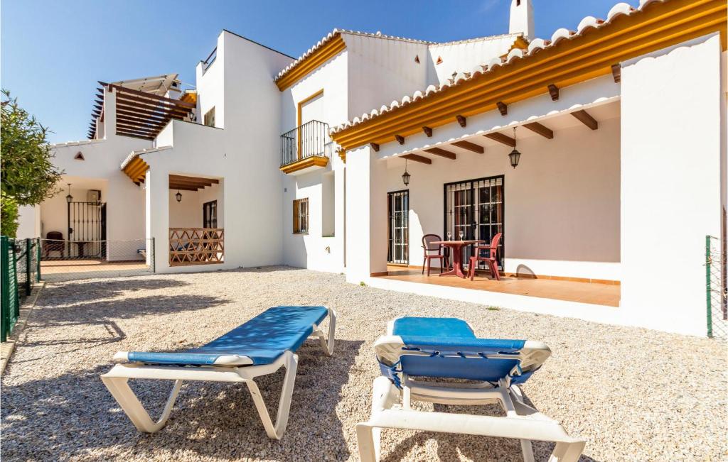 Awesome Apartment In Alcaucn With Wifi And 2 Bedrooms