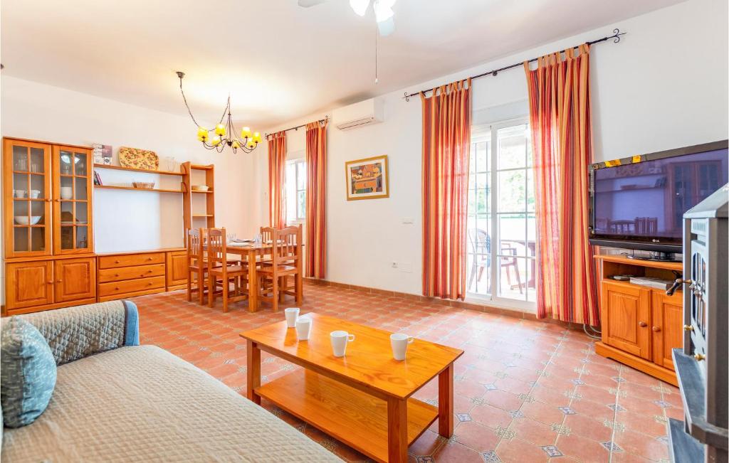 Stunning Apartment In Alcaucn With Wifi And 2 Bedrooms photo 3